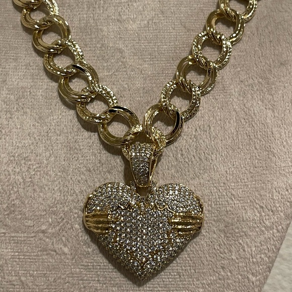 14k Gold Plated Heart Pendant Necklace - Picture 3 of 4